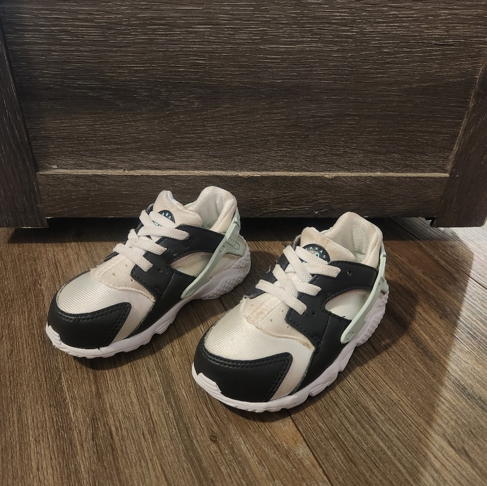 Nike Little Kid's Huarache Run White/Mint Foam-Off Noir